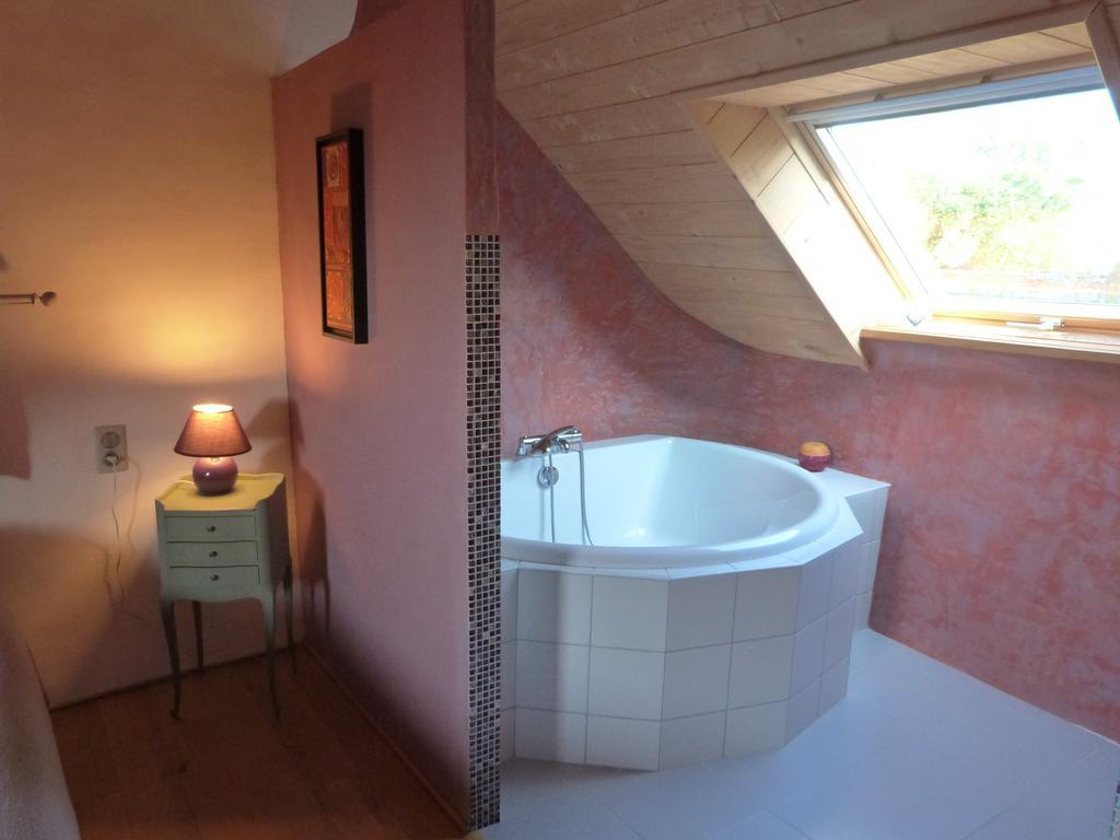 Bed And Breakfast La Fontaine Blanche Melgven ห้อง รูปภาพ