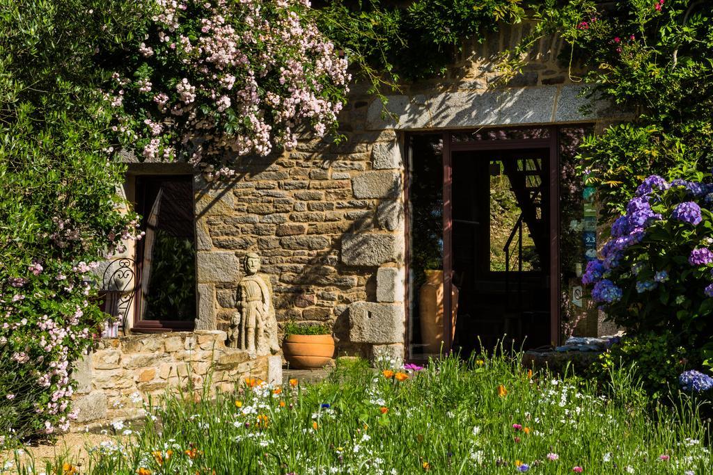 Bed And Breakfast La Fontaine Blanche Melgven ภายนอก รูปภาพ